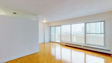 60 Daly Avenue – Canadiana Apartments in Ottawa, ON - Building Photo - Building Photo
