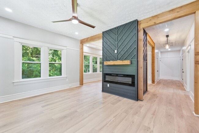 1838 Moore St NW in Atlanta, GA - Building Photo - Building Photo
