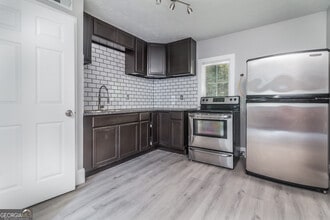511 Gresham Park Dr in Marietta, GA - Building Photo - Building Photo