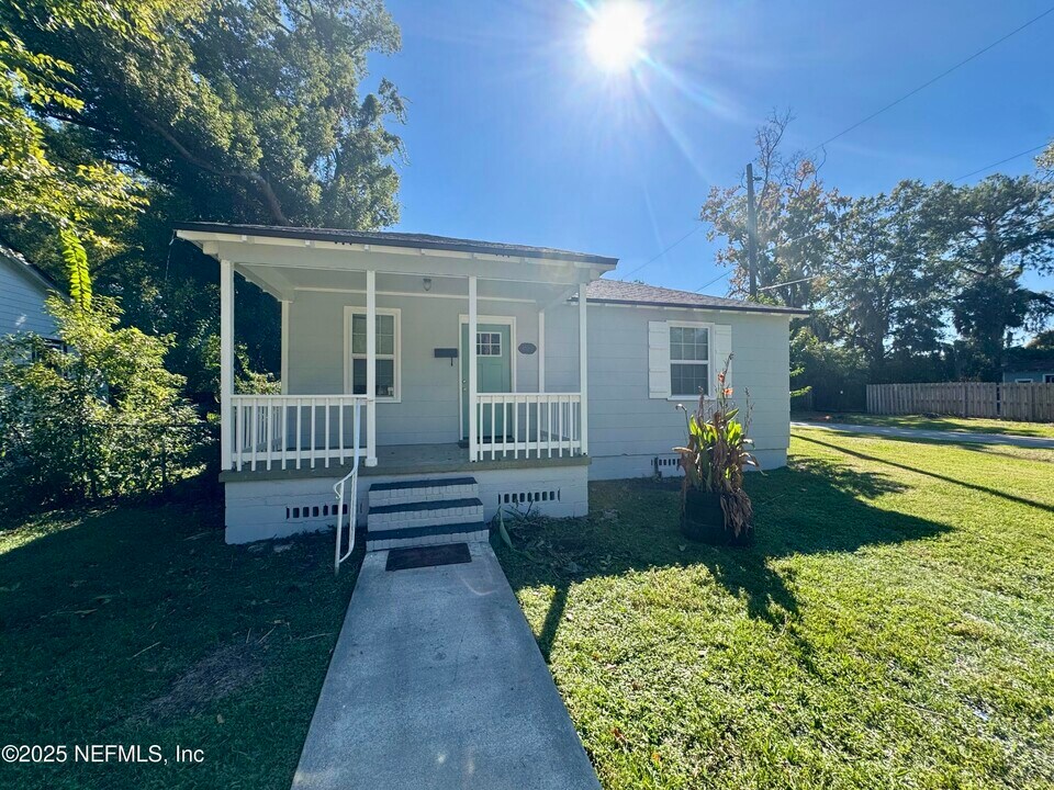 4820 Headley Terrace in Jacksonville, FL - Building Photo