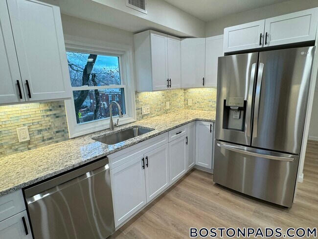 4 Wallingford Rd in Boston, MA - Building Photo - Building Photo