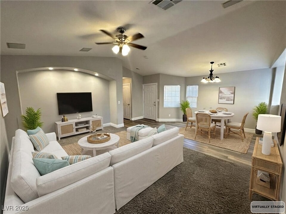 10402 Melon Cactus St in Las Vegas, NV - Building Photo