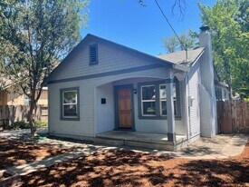 1126 Hobart St in Chico, CA - Building Photo