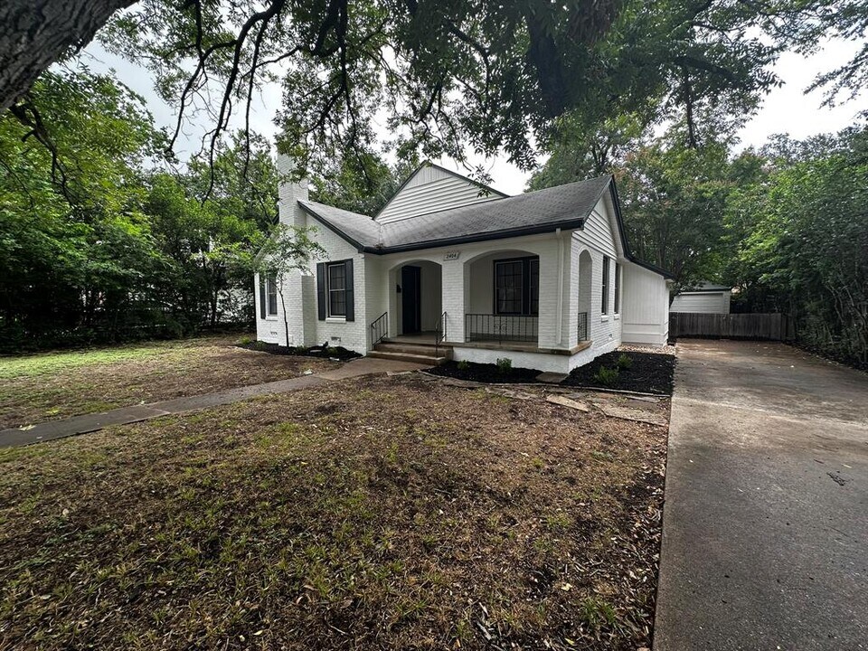2404 Indian Trail in Austin, TX - Building Photo