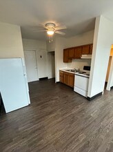 123 Iowa Ave in Iowa City, IA - Foto de edificio - Building Photo