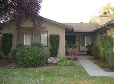 Four-Plex in Fresno, CA - Foto de edificio