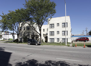 Blackstone Apartments in Lincoln, NE - Building Photo - Building Photo