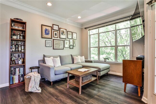 property at 955 Juniper St NE