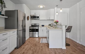 455 Crescent St in Oakland, CA - Building Photo - Building Photo