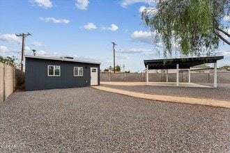 1548 N Upland Cir in Mesa, AZ - Foto de edificio - Building Photo