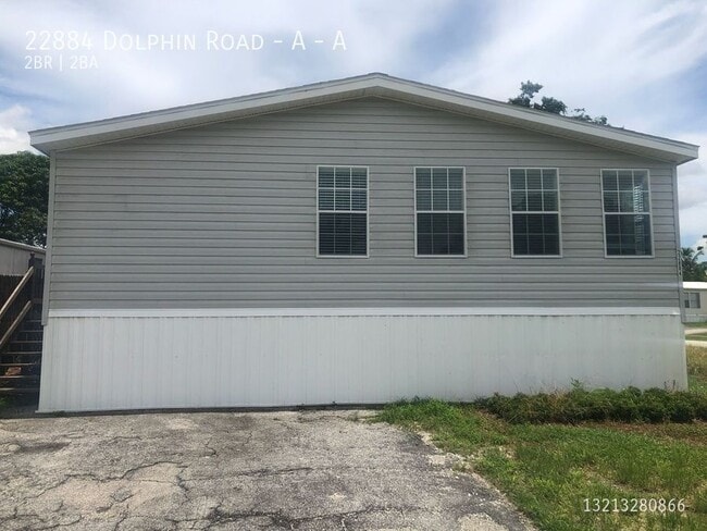 22884 Dolphin Rd in Boca Raton, FL - Building Photo - Building Photo