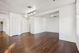 236 Newark Ave in Jersey City, NJ - Building Photo - Building Photo