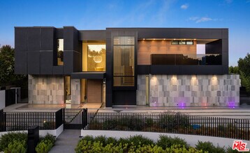 1140 Summit Dr in Beverly Hills, CA - Building Photo - Building Photo