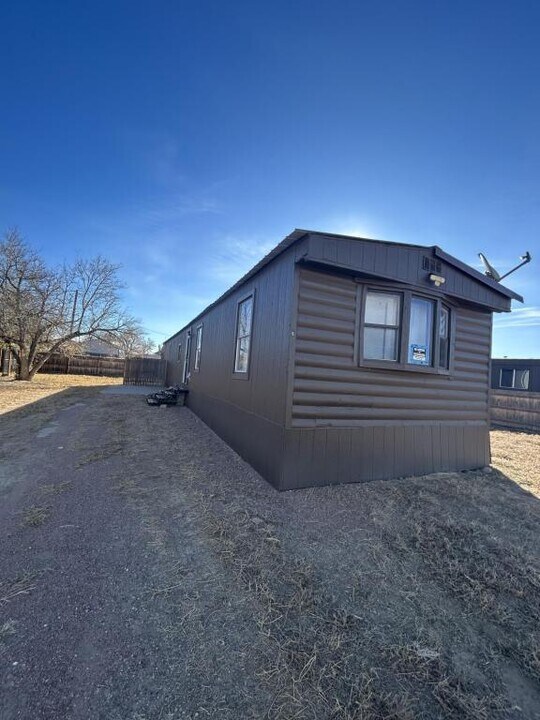 2810 Melvina St in Canon City, CO - Building Photo