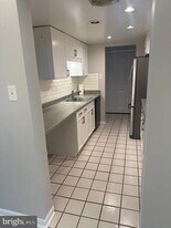 172 Drummers Ln in Wayne, PA - Building Photo