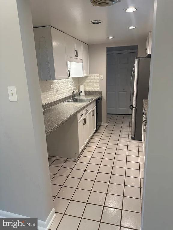 property at 172 Drummers Ln