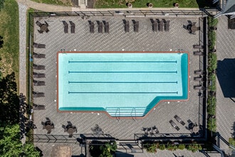 The Pavilions in Manchester, CT - Building Photo - Building Photo