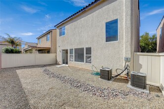 7476 S Dune Sunflower Ct in Las Vegas, NV - Foto de edificio - Building Photo