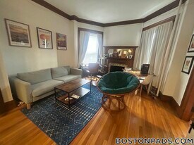849 Beacon St, Unit 4 in Boston, MA - Building Photo
