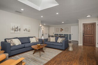 7809 Claremont Dr in Dallas, TX - Building Photo - Building Photo