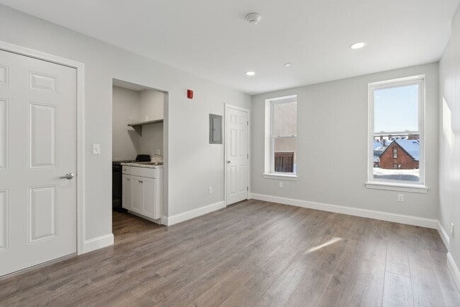 610 Congress St in Portland, ME - Building Photo - Building Photo