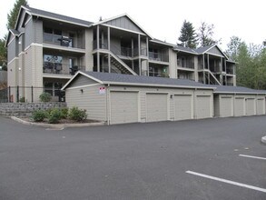 Tupper Hill Apartments in Sandy, OR - Building Photo - Building Photo