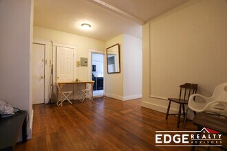2003 Commonwealth Ave, Unit 7 in Boston, MA - Foto de edificio - Building Photo
