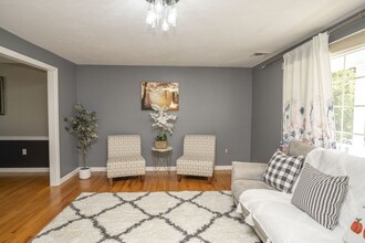 2 Toni Ln in Franklin, MA - Building Photo - Building Photo