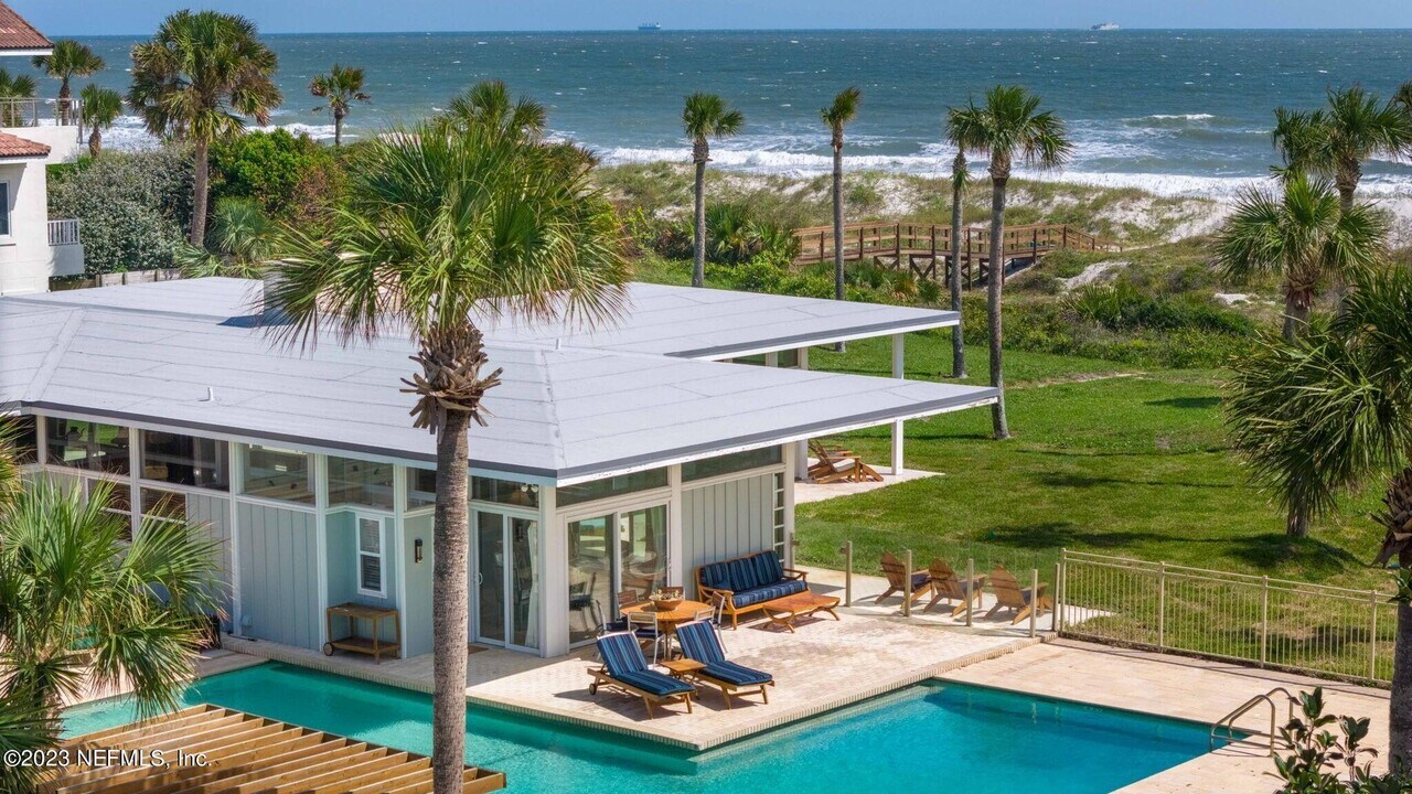 2337 SEMINOLE Rd in Atlantic Beach, FL - Foto de edificio