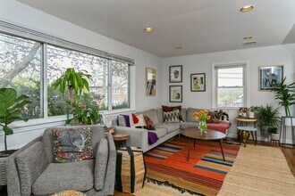 160 Magnolia Ave in Cresskill, NJ - Building Photo - Building Photo