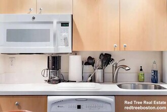 25 Westfield Rd, Unit 1 in Newton, MA - Building Photo - Building Photo