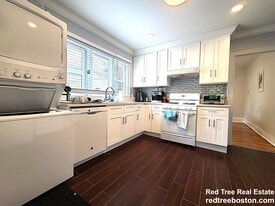 19 Larose Pl, Unit 1 in Boston, MA - Building Photo