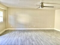 5530 Truett St photo'