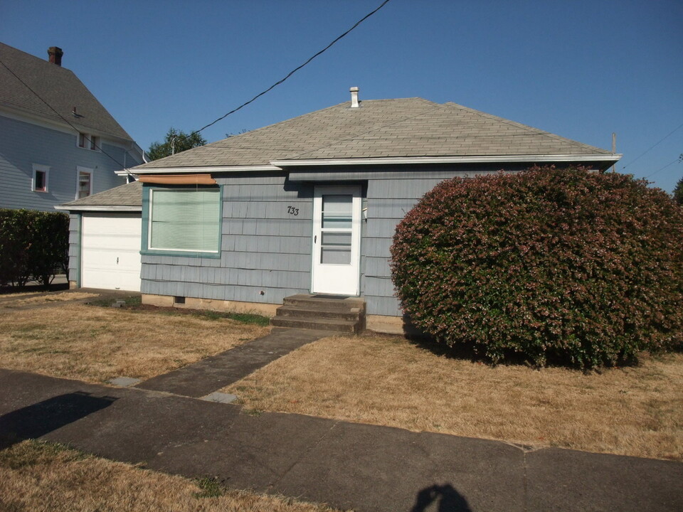 733 SW Walnut St in Albany, OR - Building Photo