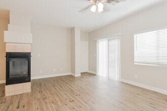 1529 Roping Reed Ct in Henderson, NV - Foto de edificio - Building Photo