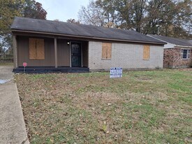 1221 Tahoe Rd in Memphis, TN - Building Photo