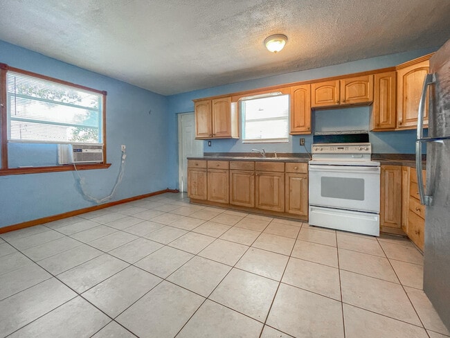 property at 732 N G St