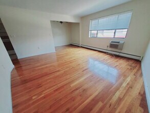 960 Hope St in Stamford, CT - Building Photo - Building Photo