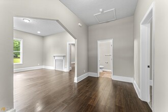 727 E Broadway St in Griffin, GA - Building Photo - Building Photo