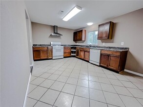 916 Crutcher St in Springdale, AR - Building Photo - Building Photo