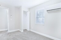1143 Winston Dr photo'