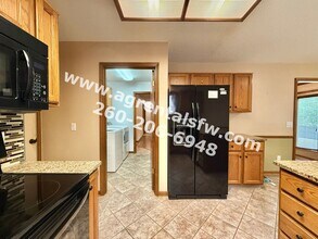 823 Woodland Springs Pl in Fort Wayne, IN - Building Photo - Building Photo