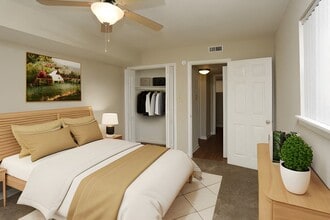 Pine Lake Village in Spartanburg, SC - Foto de edificio - Building Photo
