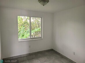 2324 Johnson St-Unit -4 in Hollywood, FL - Building Photo - Building Photo
