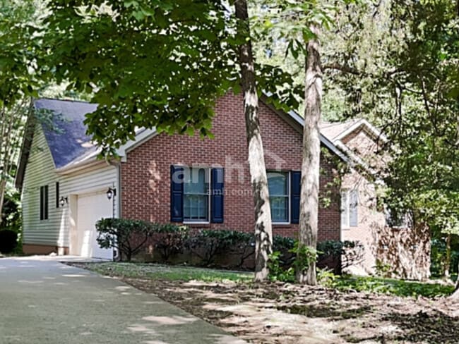5502 Garden Lake Dr