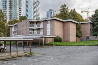 13301 104 Av in Surrey, BC - Building Photo - Building Photo