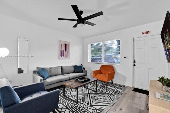 6650 McKinley St in Hollywood, FL - Building Photo - Building Photo