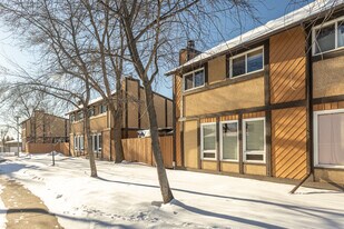 912 Millbourne Road East NW in Edmonton, AB - Building Photo