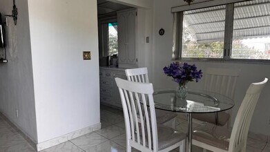 2000 NE 51st Ct in Fort Lauderdale, FL - Foto de edificio - Building Photo