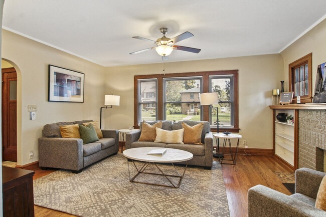 1335 N Jackson St, Unit SI ID1265536P in Waukegan, IL - Building Photo - Building Photo